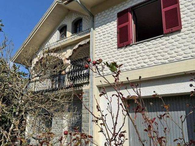 Villa in vendita a Minucciano LU