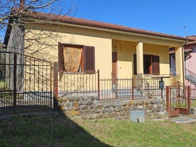 Villa in vendita a Minucciano LU