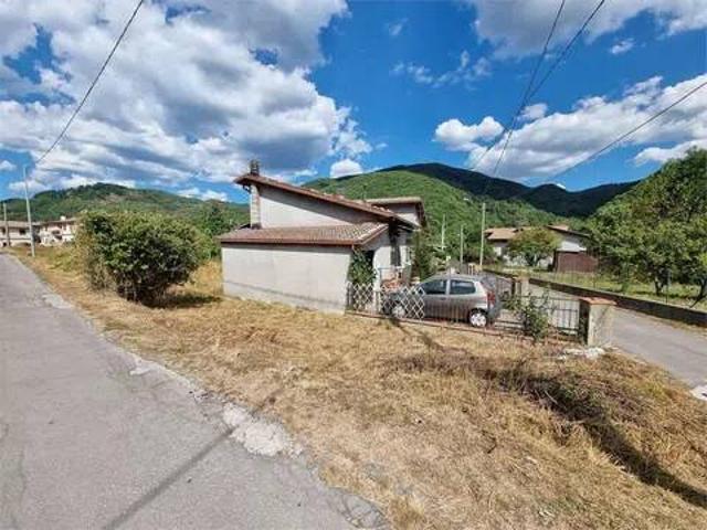 Villa in vendita a Minucciano LU