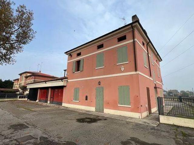 Villa in vendita a Mirandola MO