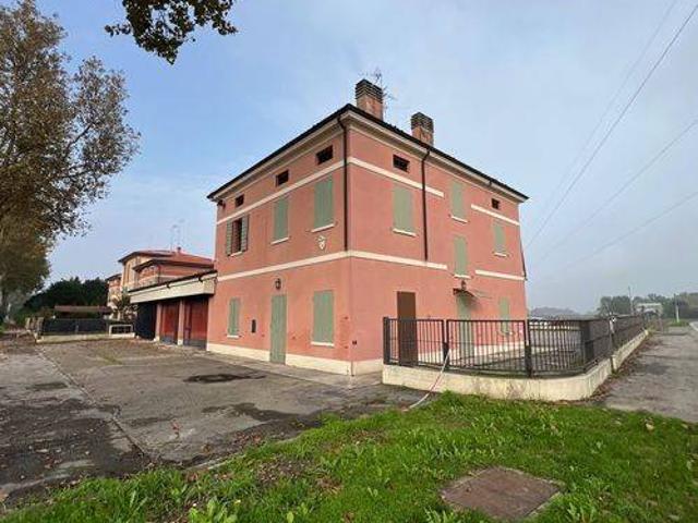 Villa in vendita a Mirandola MO