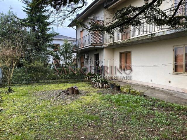 Villa in vendita a Mirandola MO