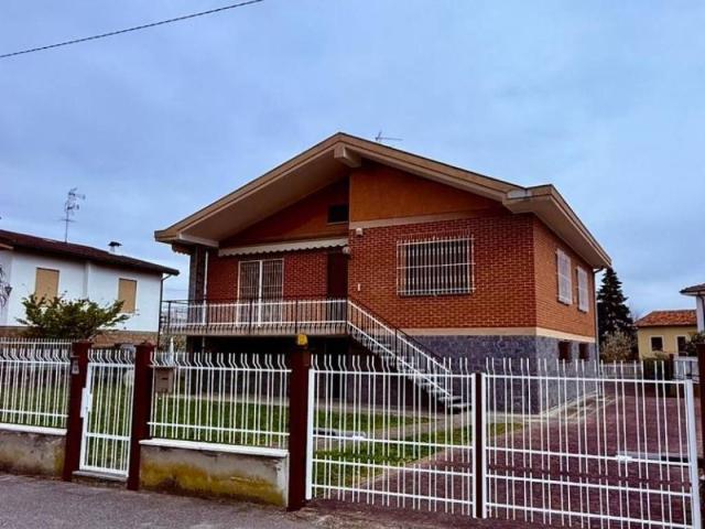 Villa in vendita a Mirabello Monferrato AL
