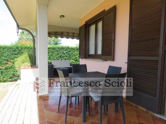 Villa in vendita a Misinto MB