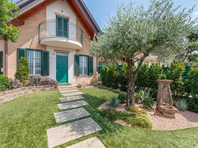 Villa in vendita a Misinto MB