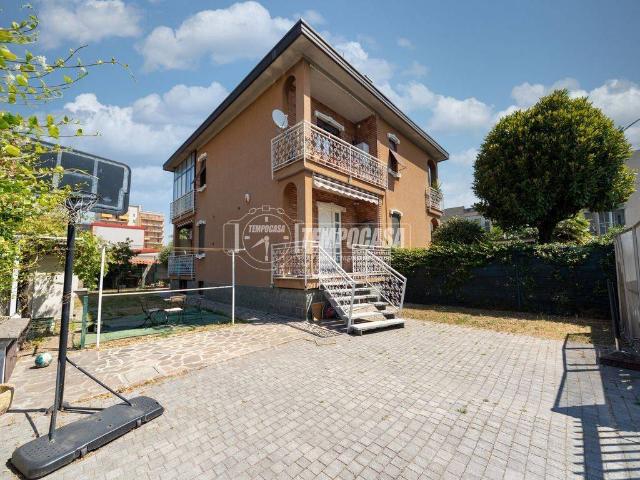 Villa in vendita a Muggiò MB