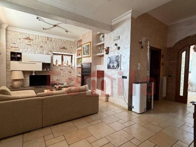 Villa in vendita a Mugnano del Cardinale AV