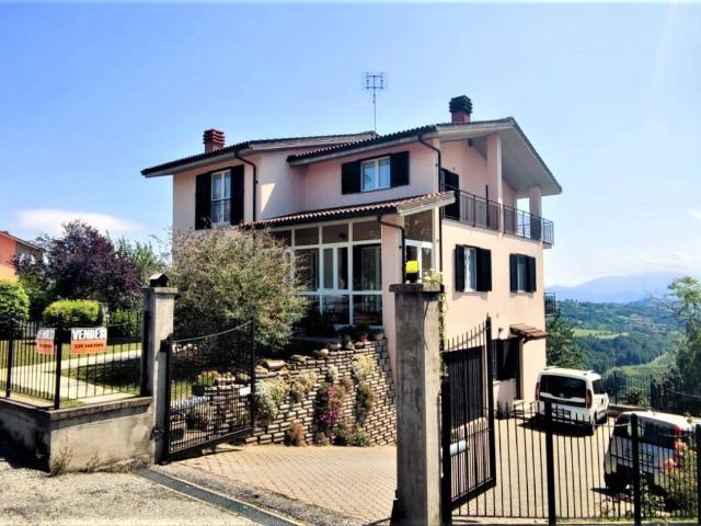 Villa in vendita a Murazzano CN
