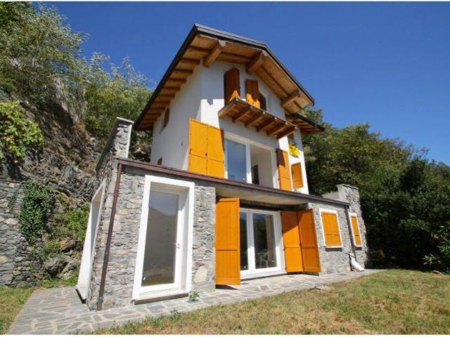 Villa in vendita a Musso CO