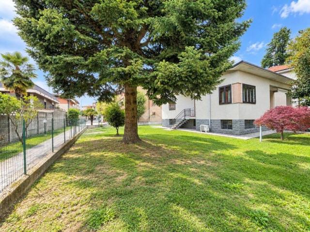 Villa in vendita a Nova Milanese MB