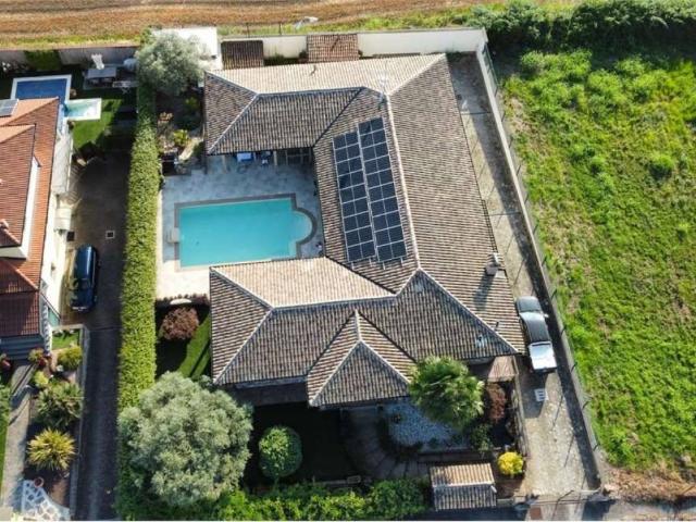 Villa in vendita a Novara NO
