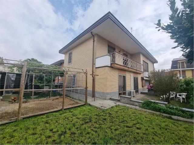 Villa in vendita a Novara NO