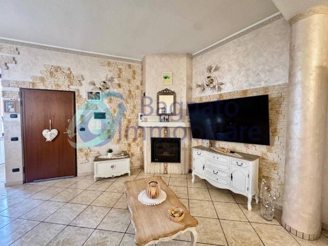 Villa in vendita a Novara NO