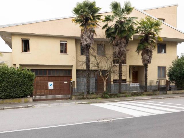Villa in vendita a Novara NO