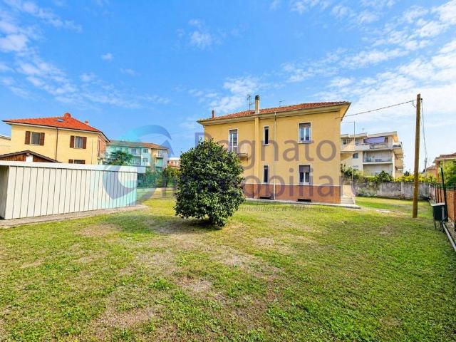 Villa in vendita a Novara NO