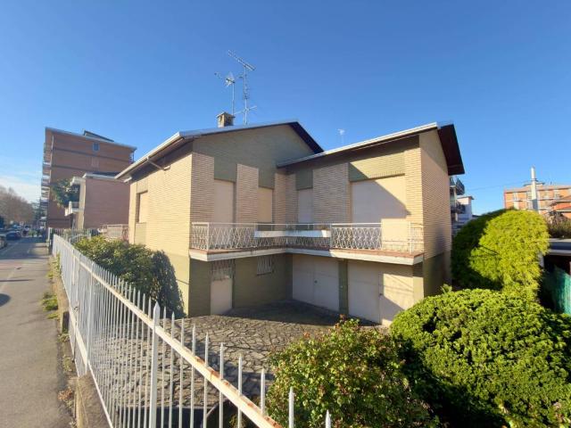 Villa in vendita a Novara NO