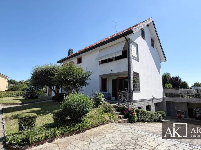 Villa in vendita a Novara NO