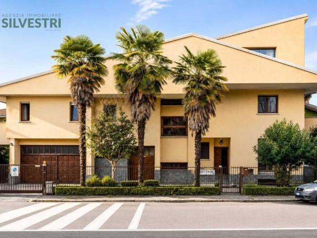 Villa in vendita a Novara NO