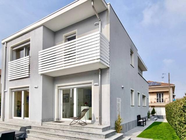 Villa in vendita a Novara NO