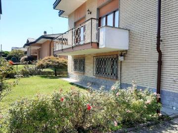 Villa in vendita a Novara NO