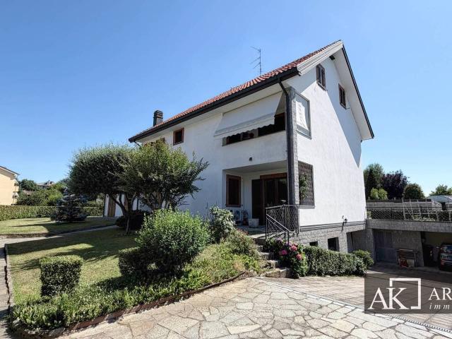 Villa in vendita a Novara