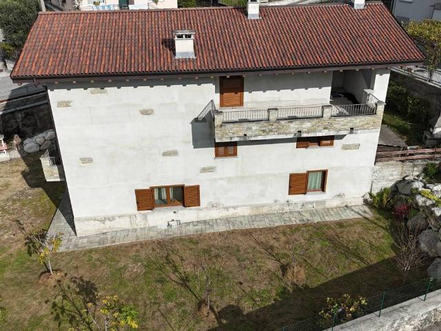 Villa in vendita a Novate Mezzola SO