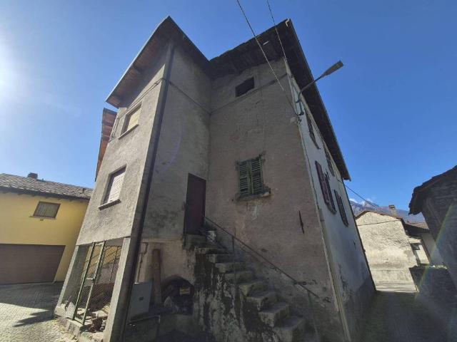 Villa in vendita a Novate Mezzola SO