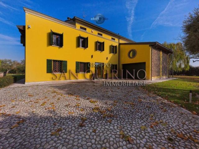 Villa in vendita a Rubiera RE