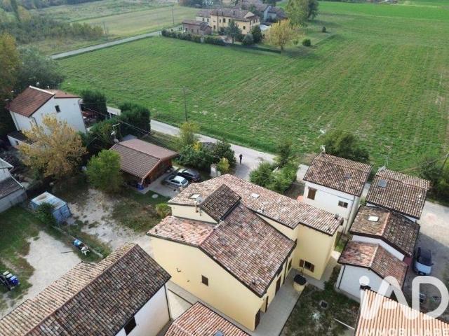 Villa in vendita a Novi di Modena MO