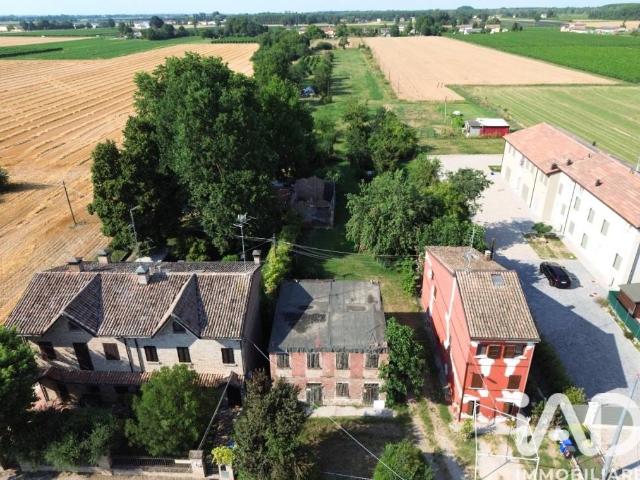 Villa in vendita a Novi di Modena MO