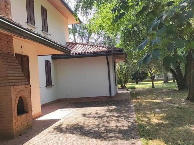 Villa in vendita a Novi di Modena MO