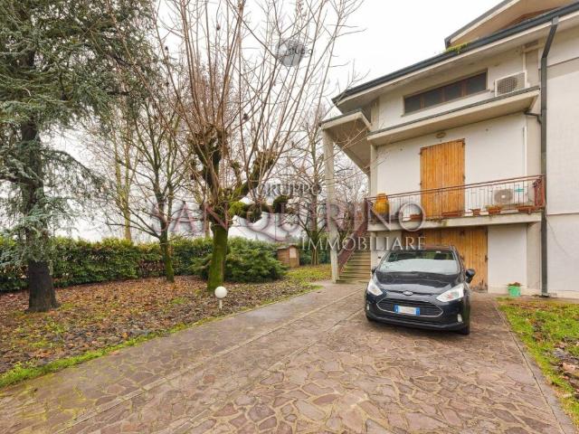 Villa in vendita a Novi di Modena MO
