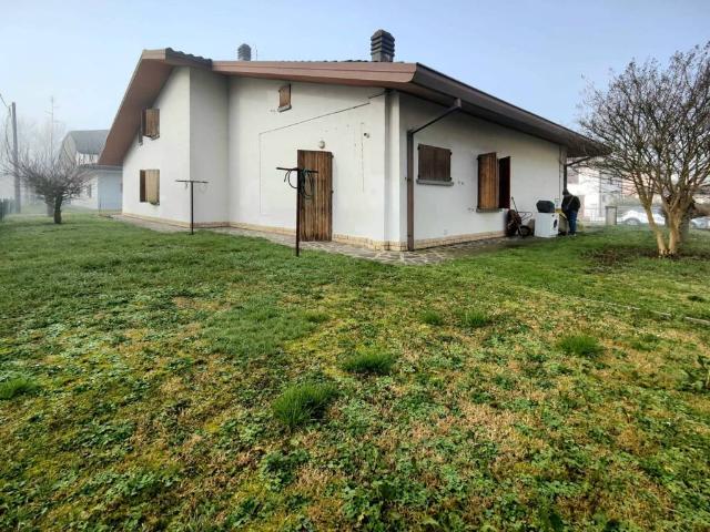 Villa in vendita a Novi di Modena MO