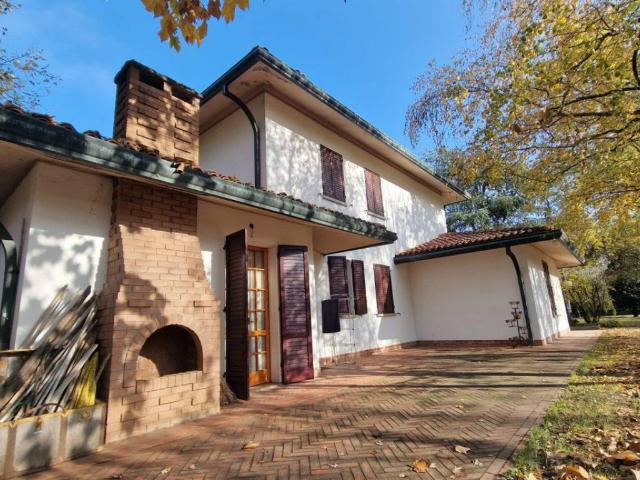 Villa in vendita a Novi di Modena MO