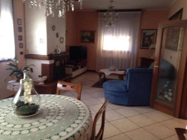 Villa in vendita a Novi di Modena MO