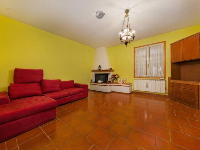 Villa in vendita a Novi di Modena MO