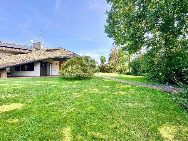 Villa in vendita a Noviglio MI