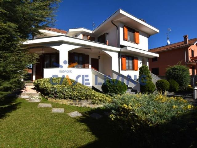 Villa in vendita a Noviglio MI