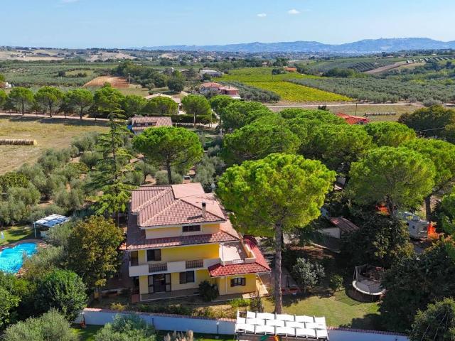 Villa in vendita a Nocciano PE