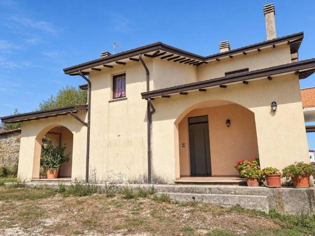Villa in vendita a Nocera Umbra PG