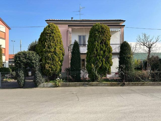 Villa in vendita a Nonantola MO