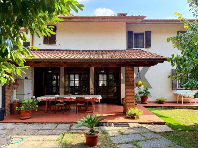 Villa in vendita a Nave