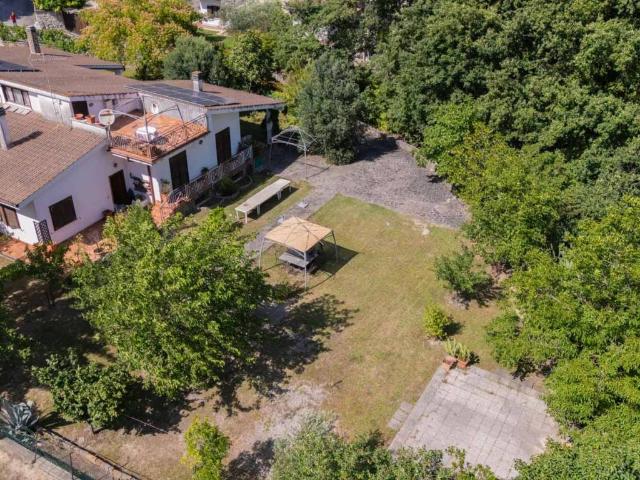 Villa in vendita a Nazzano RM