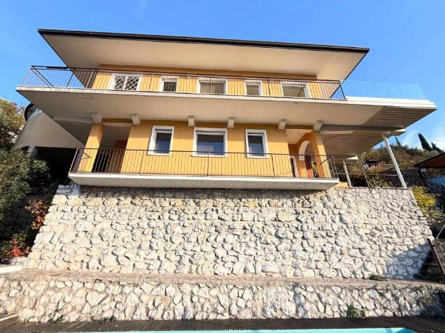 Villa in vendita a Nago Torbole TN