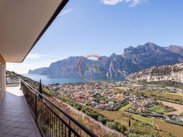 Villa in vendita a Nago Torbole TN