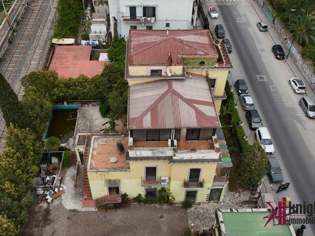 Villa in vendita a Napoli NA