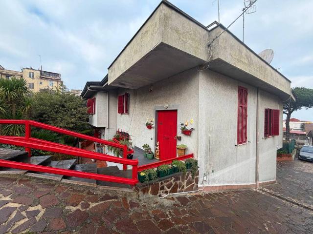 Villa in vendita a Napoli NA