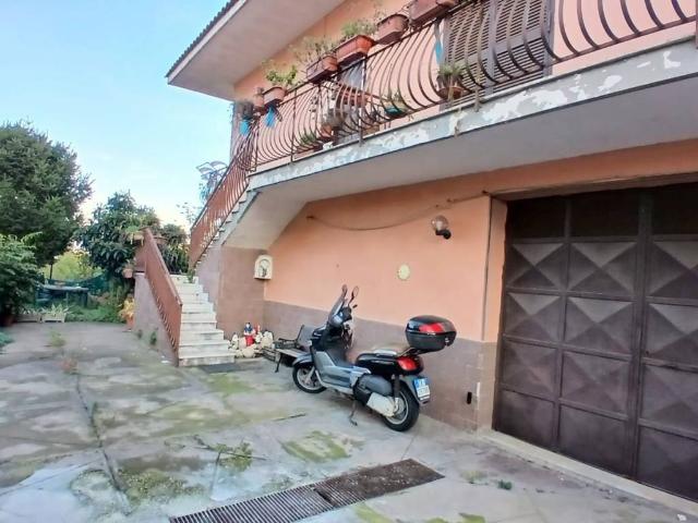 Villa in vendita a Napoli NA