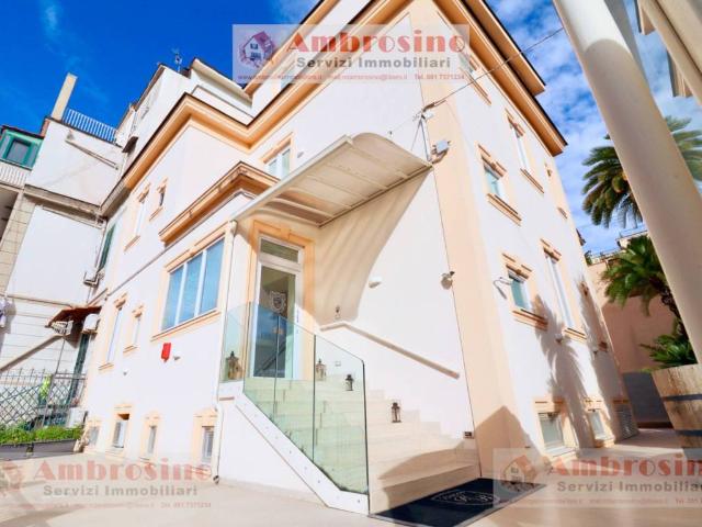 Villa in vendita a Napoli NA