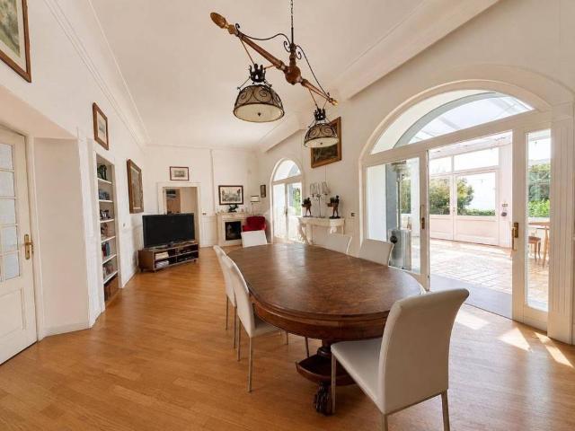 Villa in vendita a Napoli NA